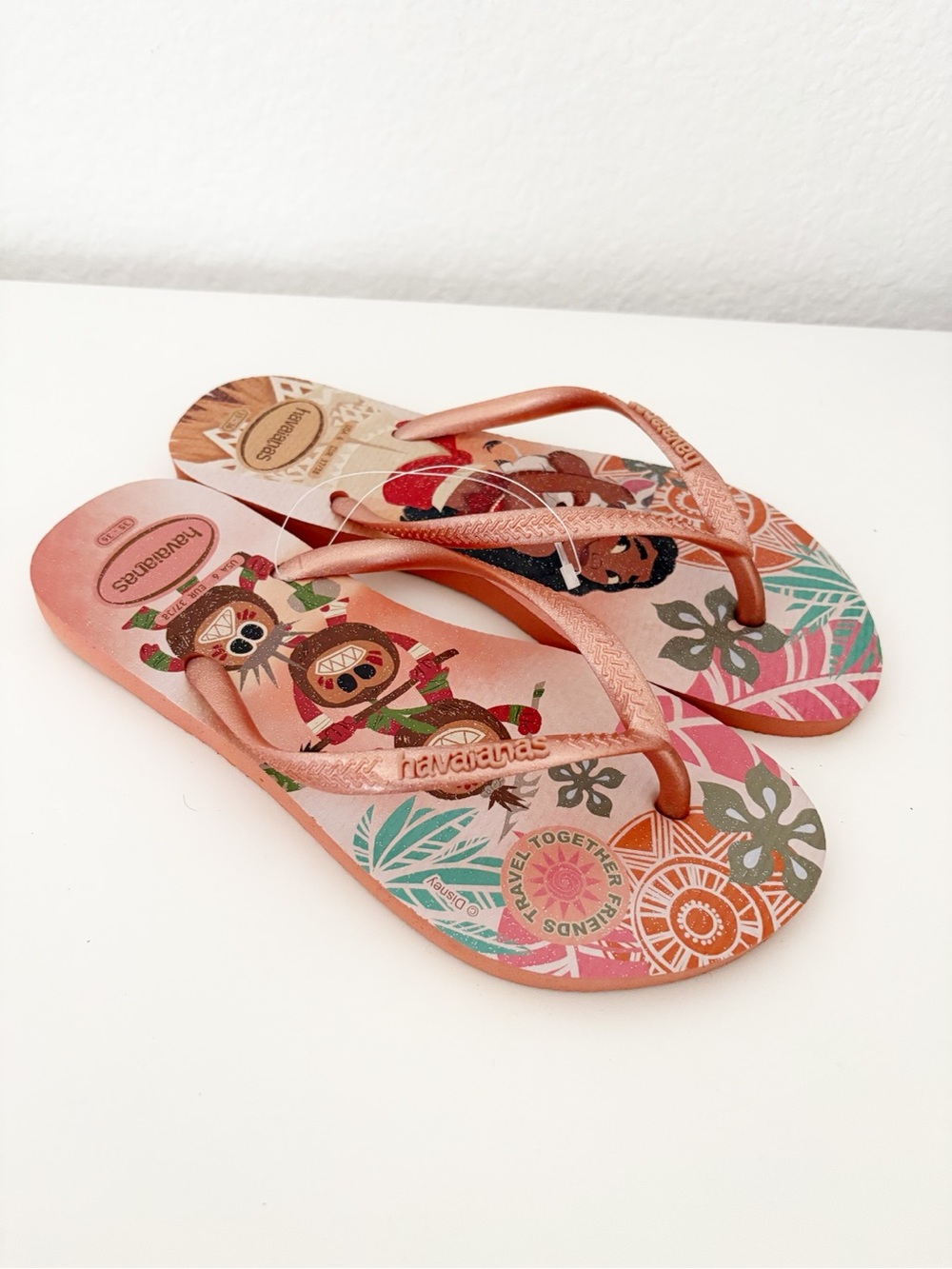 Havaianas Women’s Moana Disney Printed Flip Flops with Rose Gold Straps - Picture 8 of 12